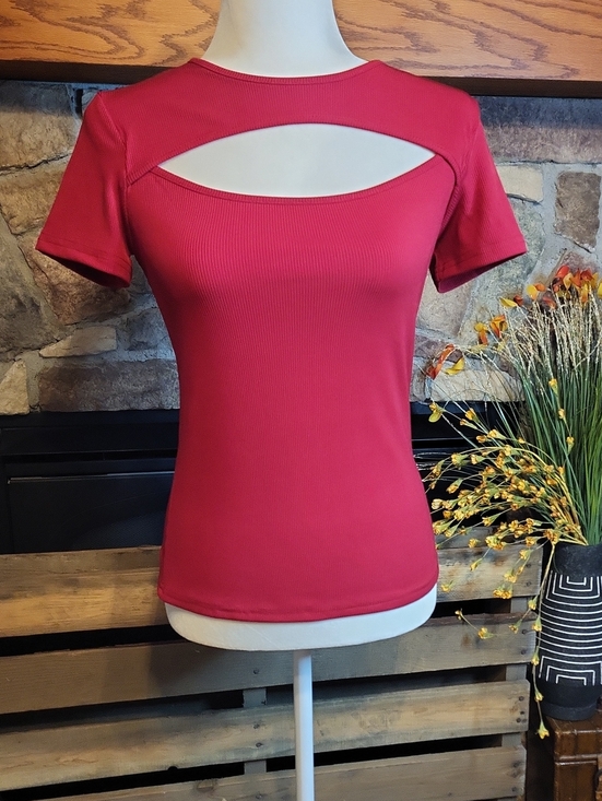 Tops - Women’s Cutout Front Short Sleeve Top - Red NWOT